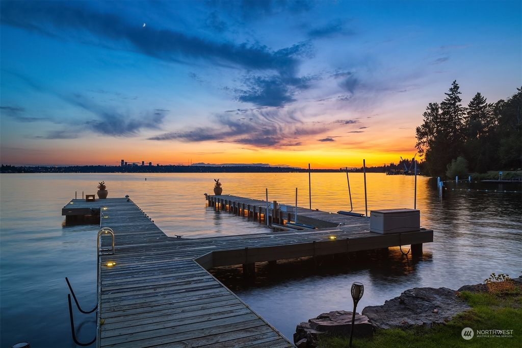 Photo of 1201 96th Avenue SE, Bellevue, WA 98004 (MLS # 2129553)