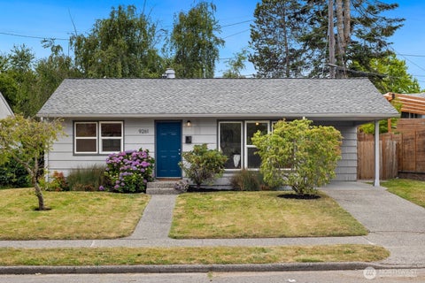 Photo of 9261 31st Avenue SW, Seattle, WA 98126 (MLS # 2551475)