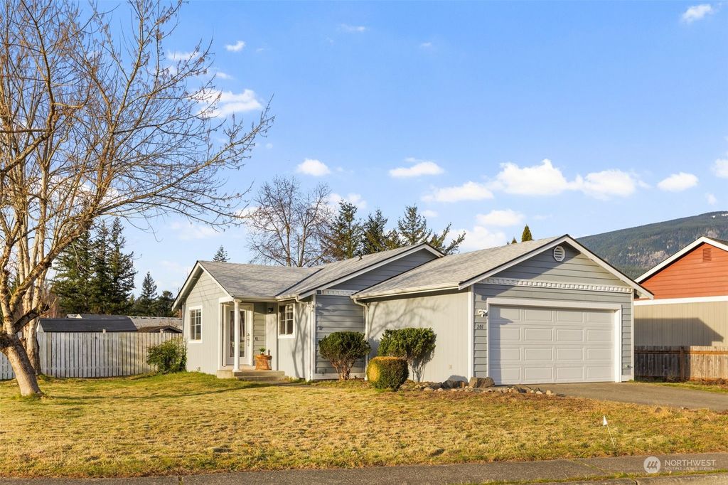 Photo of 201 17th Street, Gold Bar, WA 98251 (MLS # 2324522)