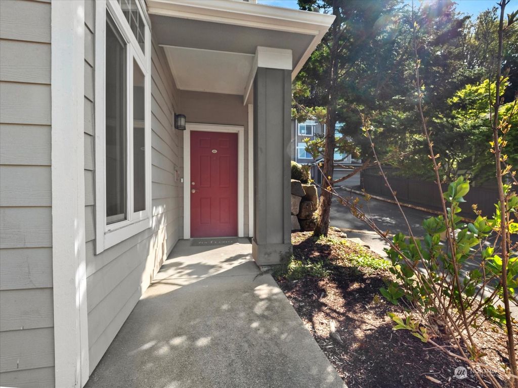 Photo of 3500 E Lake Sammamish Parkway Pkwy SE #6-101, Sammamish, WA 98075 (MLS # 2226695)
