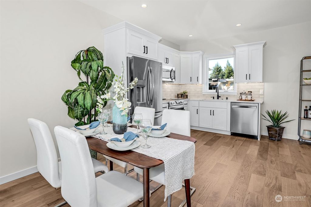 Photo of 7514 20th Avenue NE #B, Seattle, WA 98115 (MLS # 2132559)