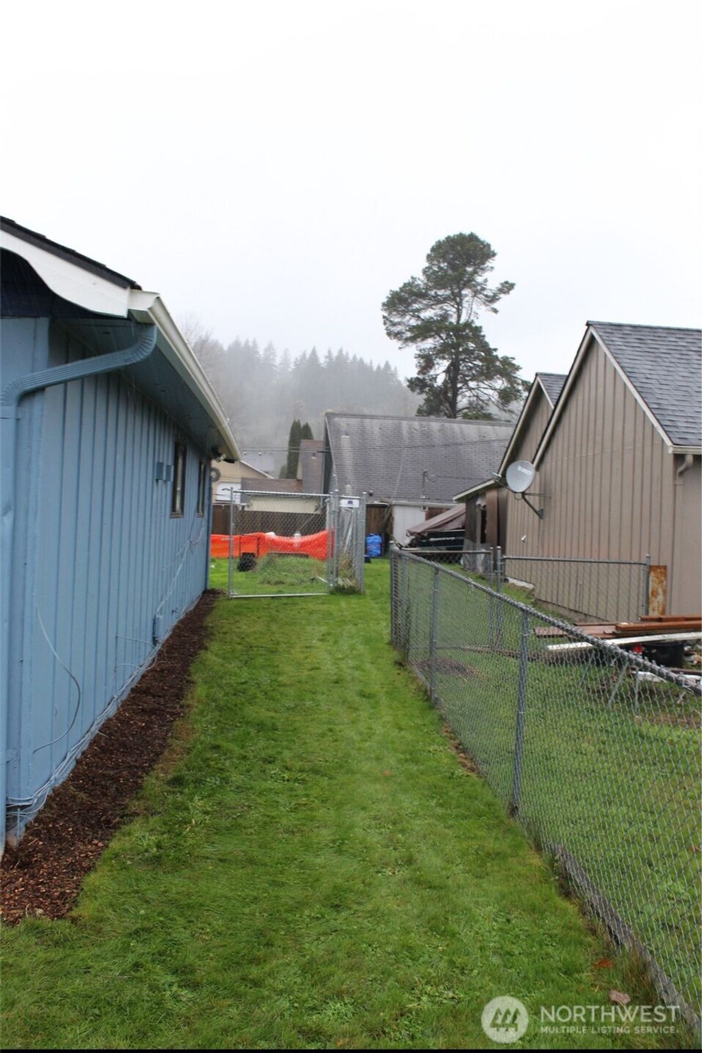 Photo of 1211 N 1st AVE Ave, Kelso, WA 98626 (MLS # 2460188)