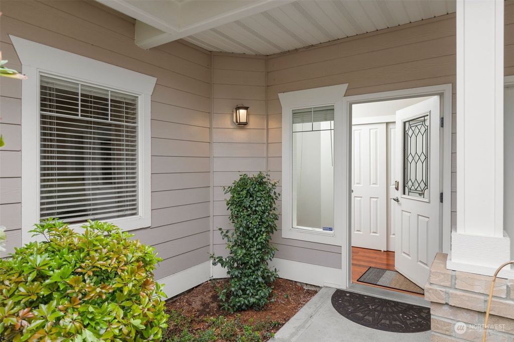 Photo of 10700 SE 260th Street #L102, Kent, WA 98030 (MLS # 2231863)