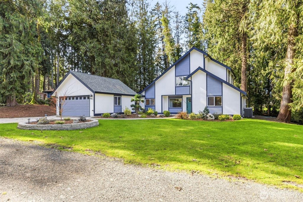 Photo of 11785 Penny Place NE, Bainbridge Island, WA 98110 (MLS # 2486604)