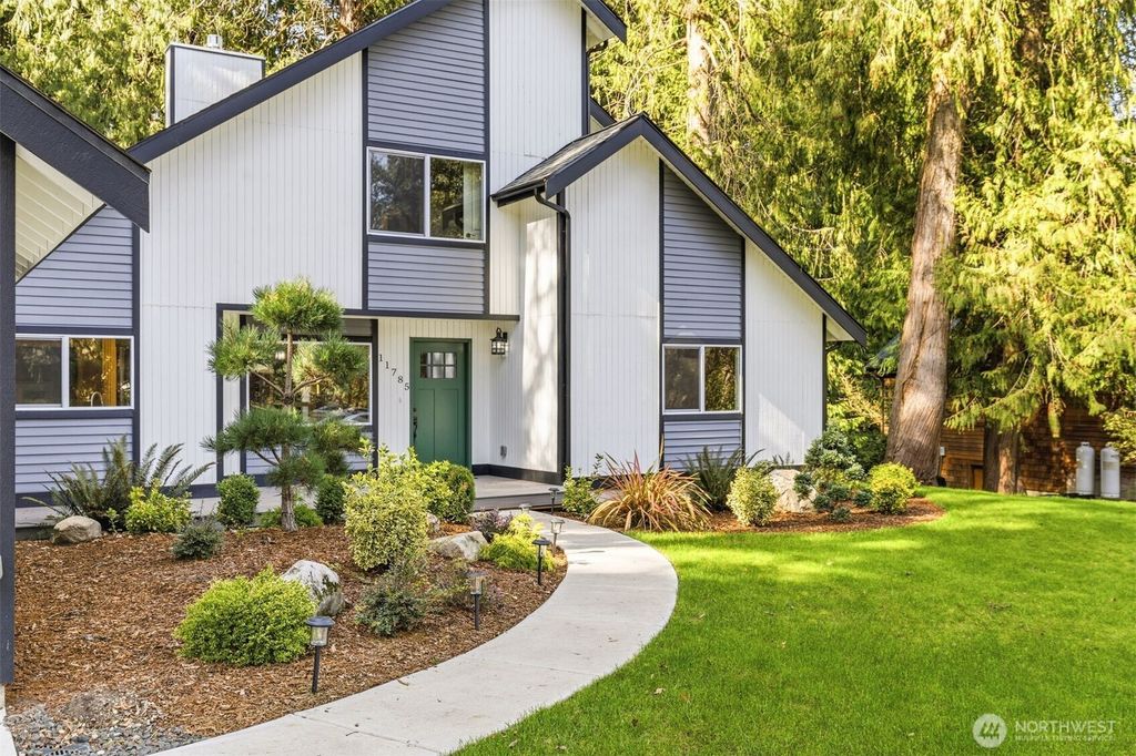 Photo of 11785 Penny Place NE, Bainbridge Island, WA 98110 (MLS # 2486604)