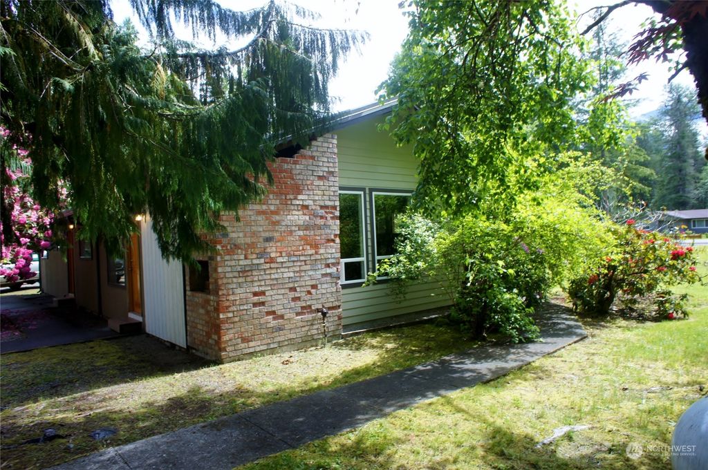 Photo of 54399 Fortner Road, Darrington, WA 98241 (MLS # 2241494)