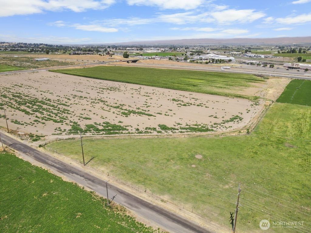 Photo of 0 Waneta Road, Sunnyside, WA 98944 (MLS # 2510620)