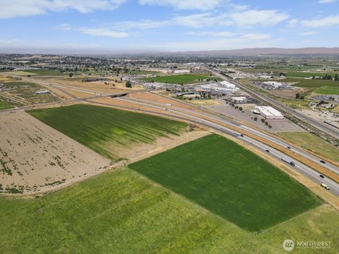 Photo of 0 Waneta Road, Sunnyside, WA 98944 (MLS # 2510620)