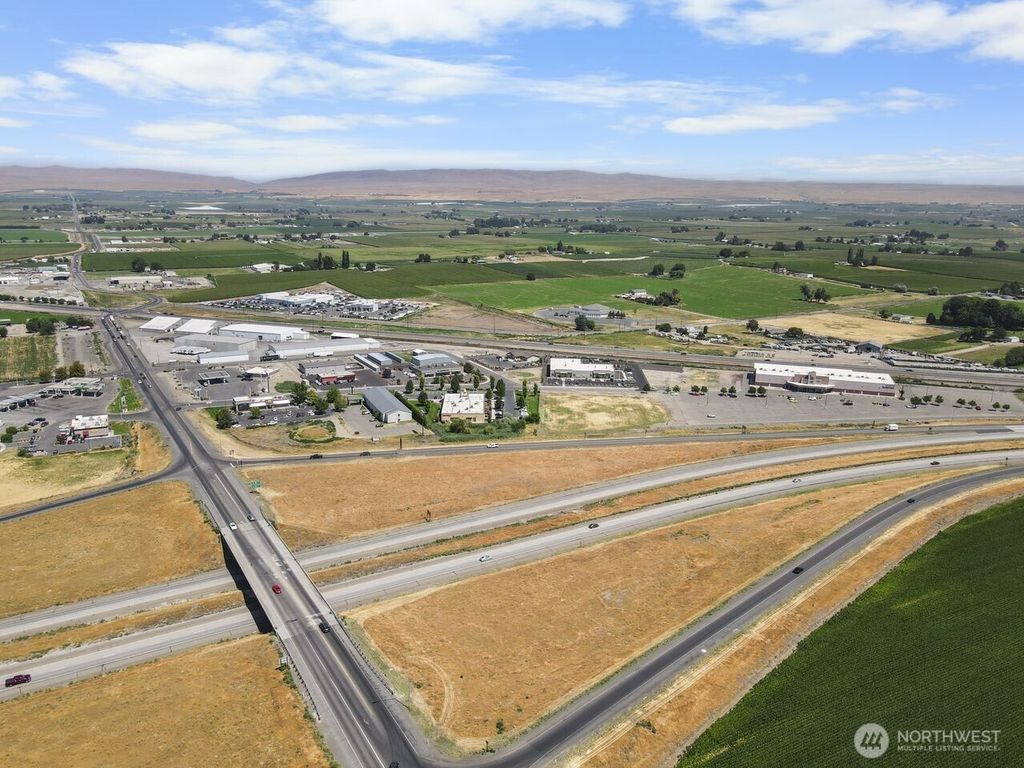 Photo of 0 Waneta Road, Sunnyside, WA 98944 (MLS # 2510620)