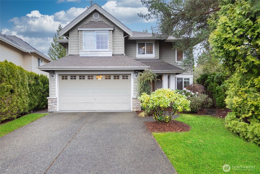 Photo of 908 274th Way SE, Sammamish, WA 98075 (MLS # 2373312)