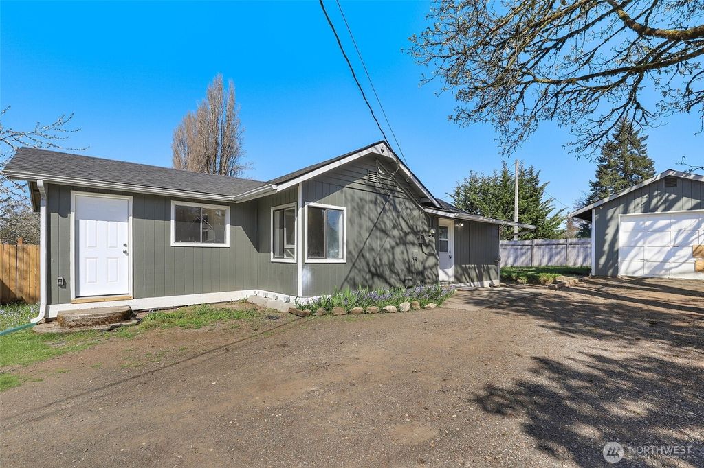 Photo of 1418 Edgewood Avenue, Shelton, WA 98584 (MLS # 2525477)