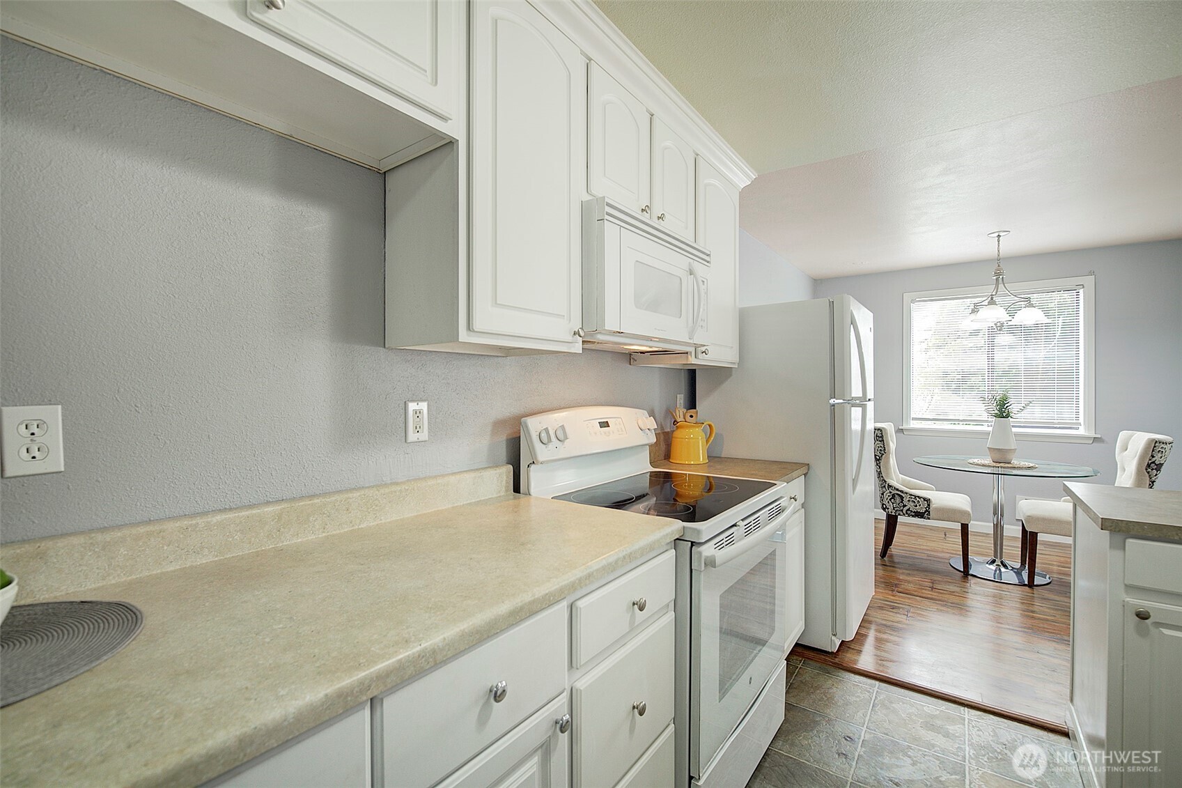 10010 Golden Given Road E 4