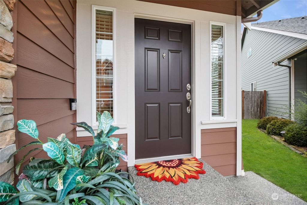 Photo of 2125 133rd Street SW, Lynnwood, WA 98087 (MLS # 2202417)