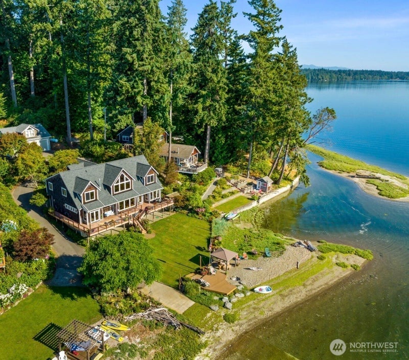 3534 Gravelly Beach Loop NW