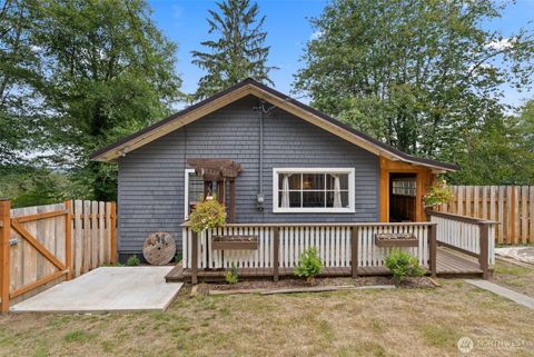 Photo of 257 State Route 6, Raymond, WA 98577 (MLS # 2423433)