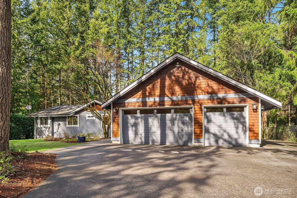 Photo of 23810 SE 33rd Street, Sammamish, WA 98029 (MLS # 2335524)