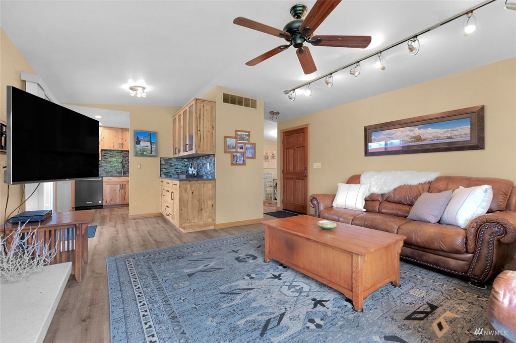 Photo of 2417 NE 23rd Street, Renton, WA 98056 (MLS # 1985057)