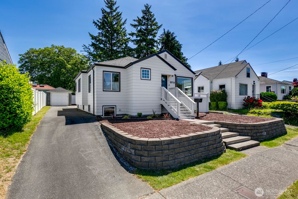 Photo of 8916 5th Avenue NE, Seattle, WA 98115 (MLS # 2385712)