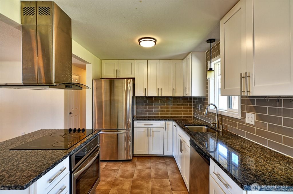 Photo of 5305 86th Pl NE Pl, Marysville, WA 98270 (MLS # 2401637)