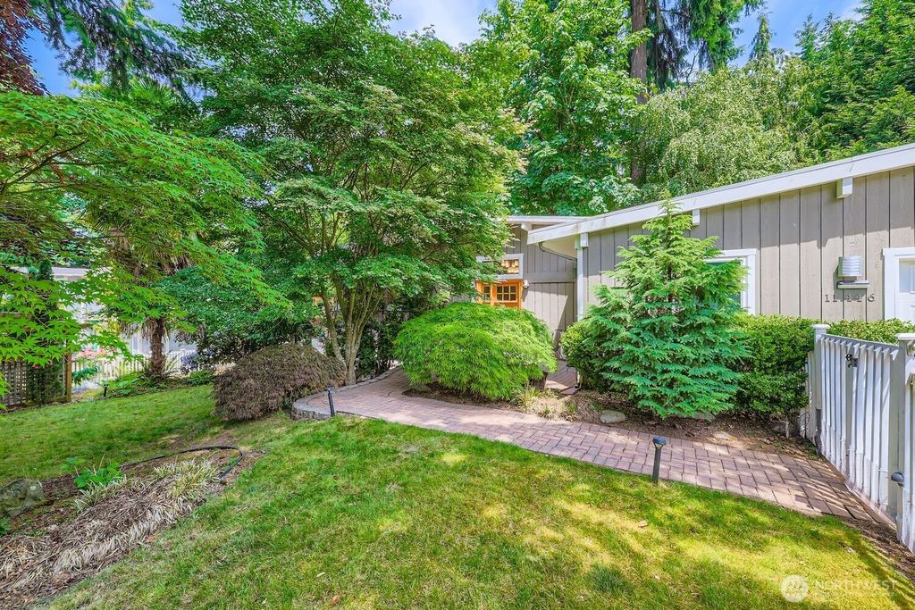 Photo of 11446 Ohde Avenue, Kirkland, WA 98033 (MLS # 2437795)