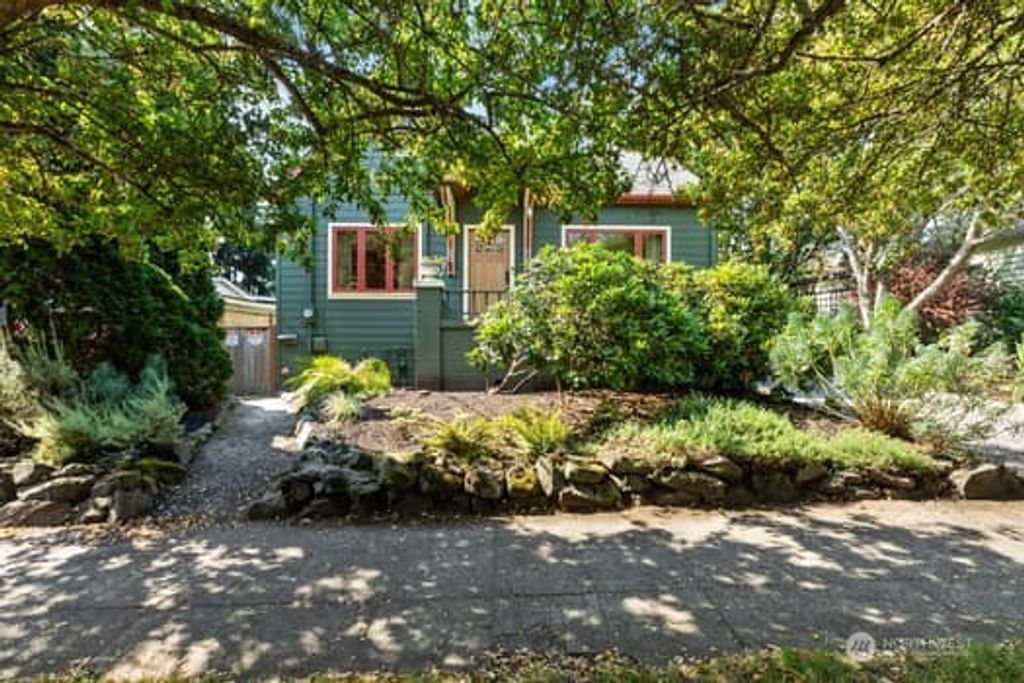 Photo of 6725 22nd Avenue NW, Seattle, WA 98117 (MLS # 2430208)