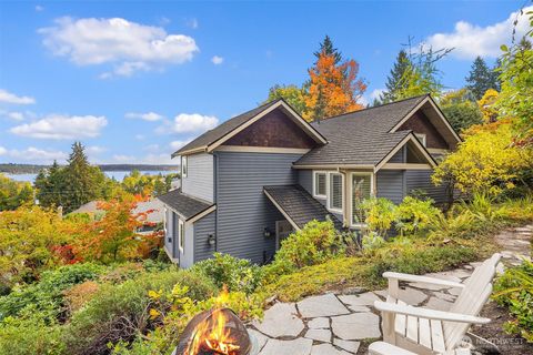 Photo of 4411 NE 90th Street, Seattle, WA 98115 (MLS # 2445183)