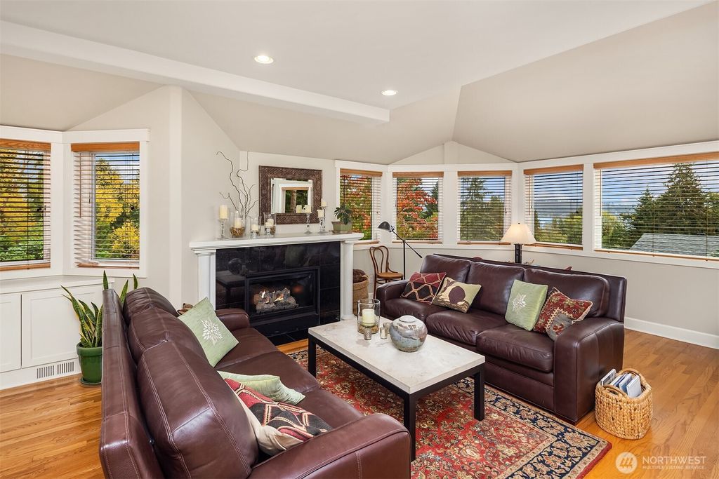 Photo of 4411 NE 90th Street, Seattle, WA 98115 (MLS # 2445183)