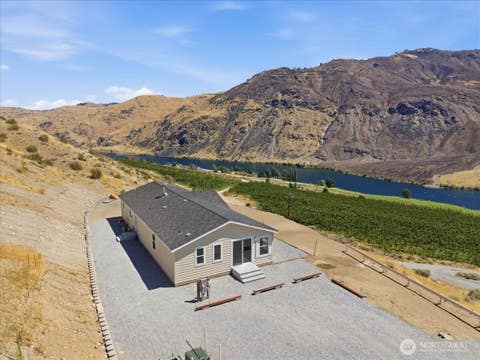 Photo of 109 Hugo Road, Chelan, WA 98816 (MLS # 2560845)