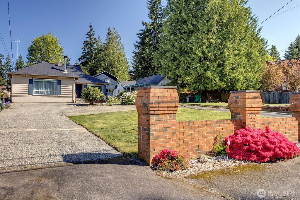Photo of 1520 N 128th Street, Seattle, WA 98133 (MLS # 2364935)