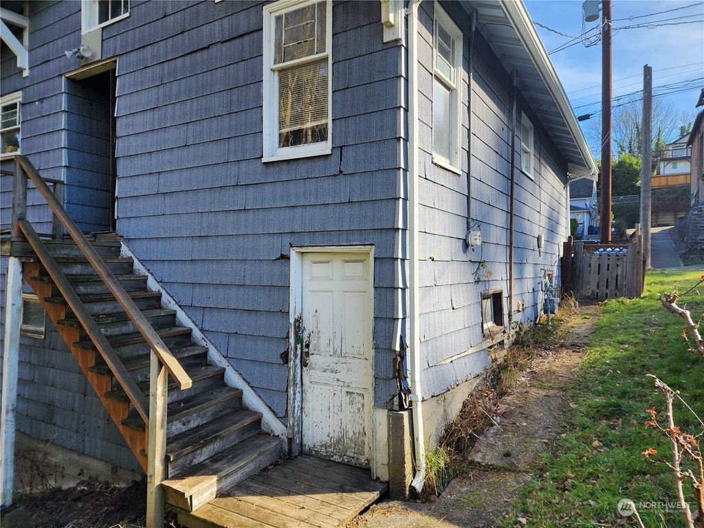 Photo of 4007 23rd Avenue SW, Seattle, WA 98106 (MLS # 2042910)
