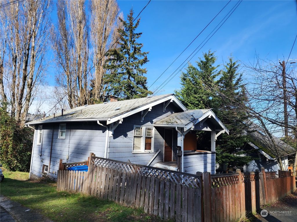 Photo of 4007 23rd Avenue SW, Seattle, WA 98106 (MLS # 2042910)