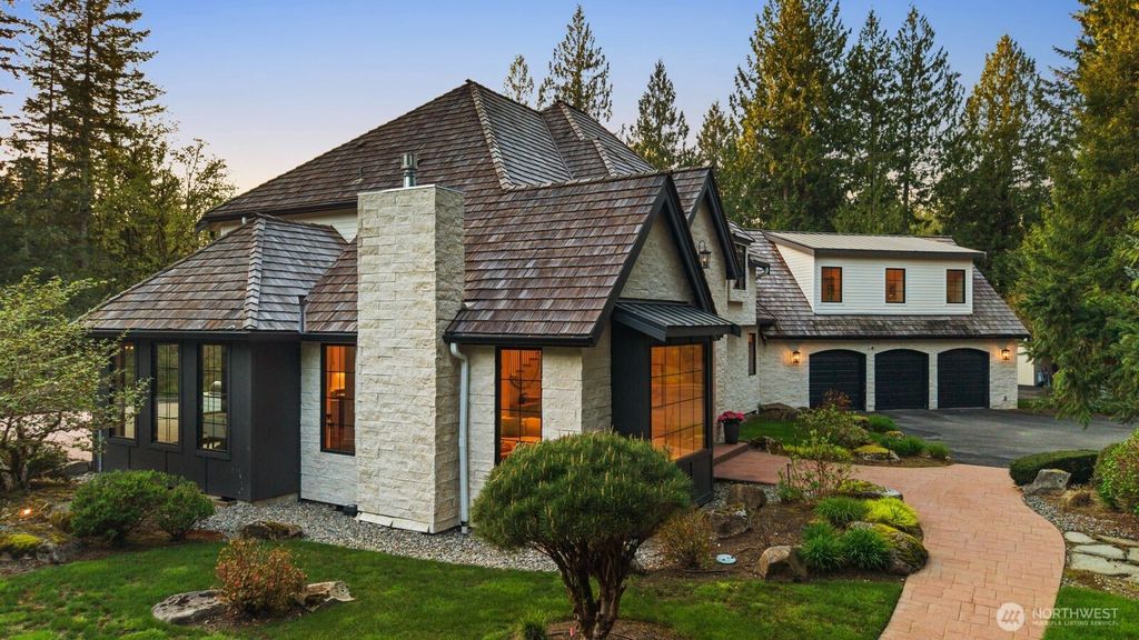 Photo of 5419 247th Place SE, Issaquah, WA 98029 (MLS # 2513163)