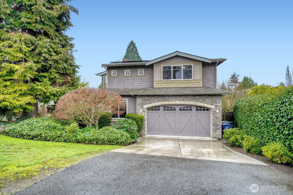 Photo of 1643 2nd Street, Kirkland, WA 98033 (MLS # 2501066)