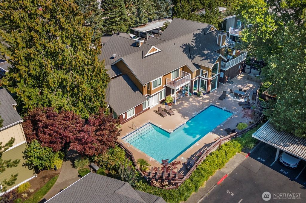 Photo of 300 N 130th Street #7104, Seattle, WA 98133 (MLS # 2333804)