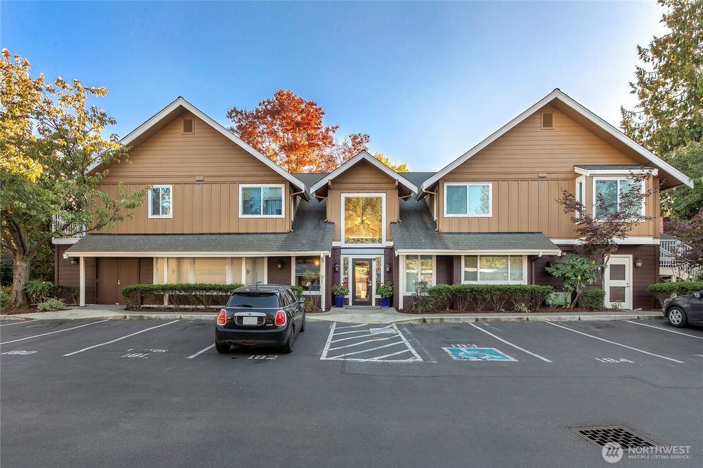 Photo of 300 N 130th Street #7104, Seattle, WA 98133 (MLS # 2333804)