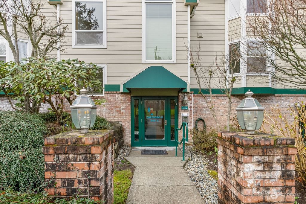 Photo of 609 7th Avenue N #B302, Edmonds, WA 98020 (MLS # 2205623)