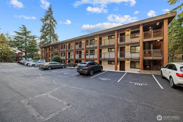 130 105TH AVE SE APT 219, BELLEVUE, WA 98004 - Image 93c0dd81ce04a481aa942ca45e0b5cf5/2447416656
