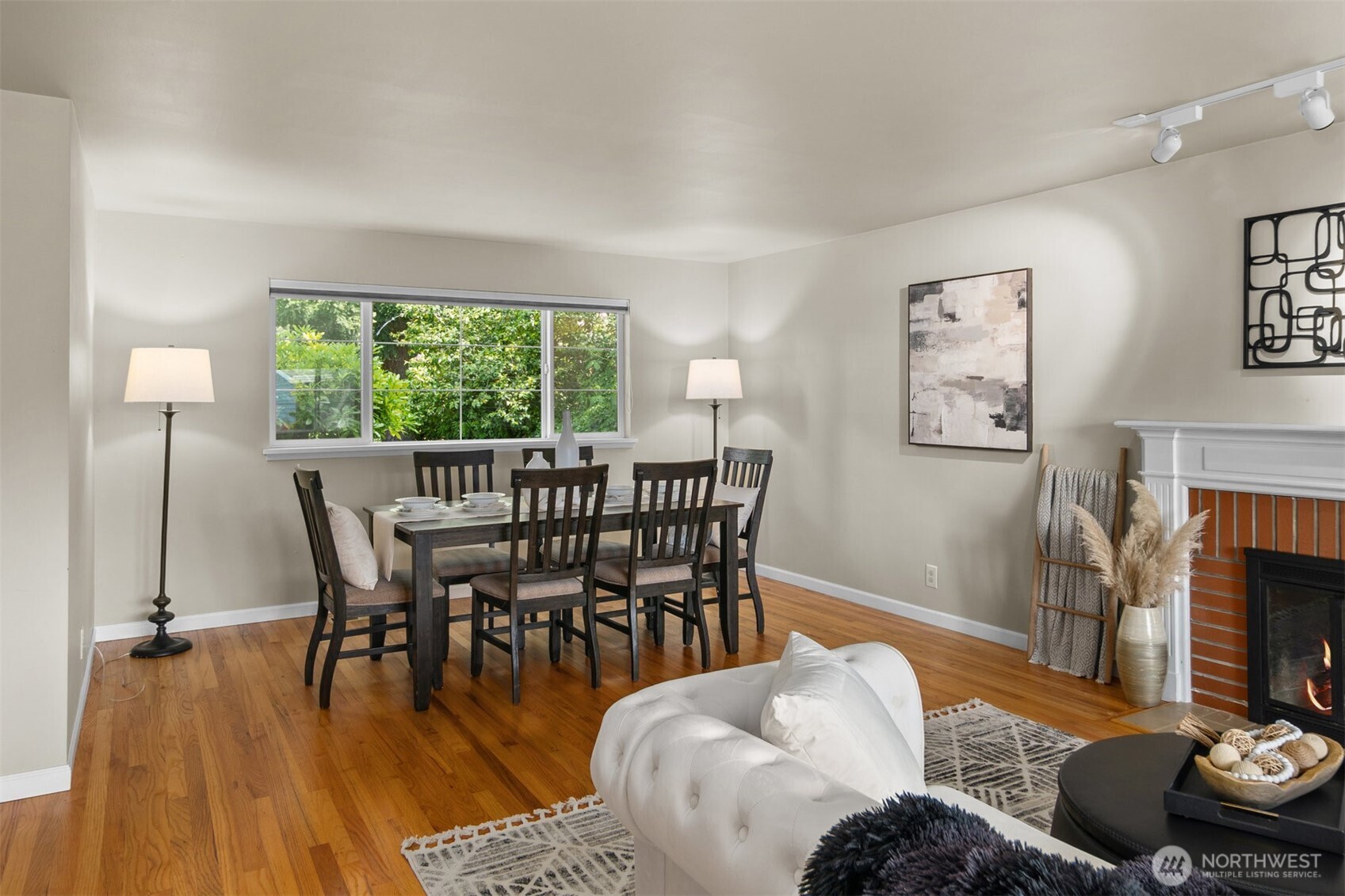 Bellevue, Washington 98007, United States, 4 Bedrooms Bedrooms, ,2 BathroomsBathrooms,Residential,Active,139949