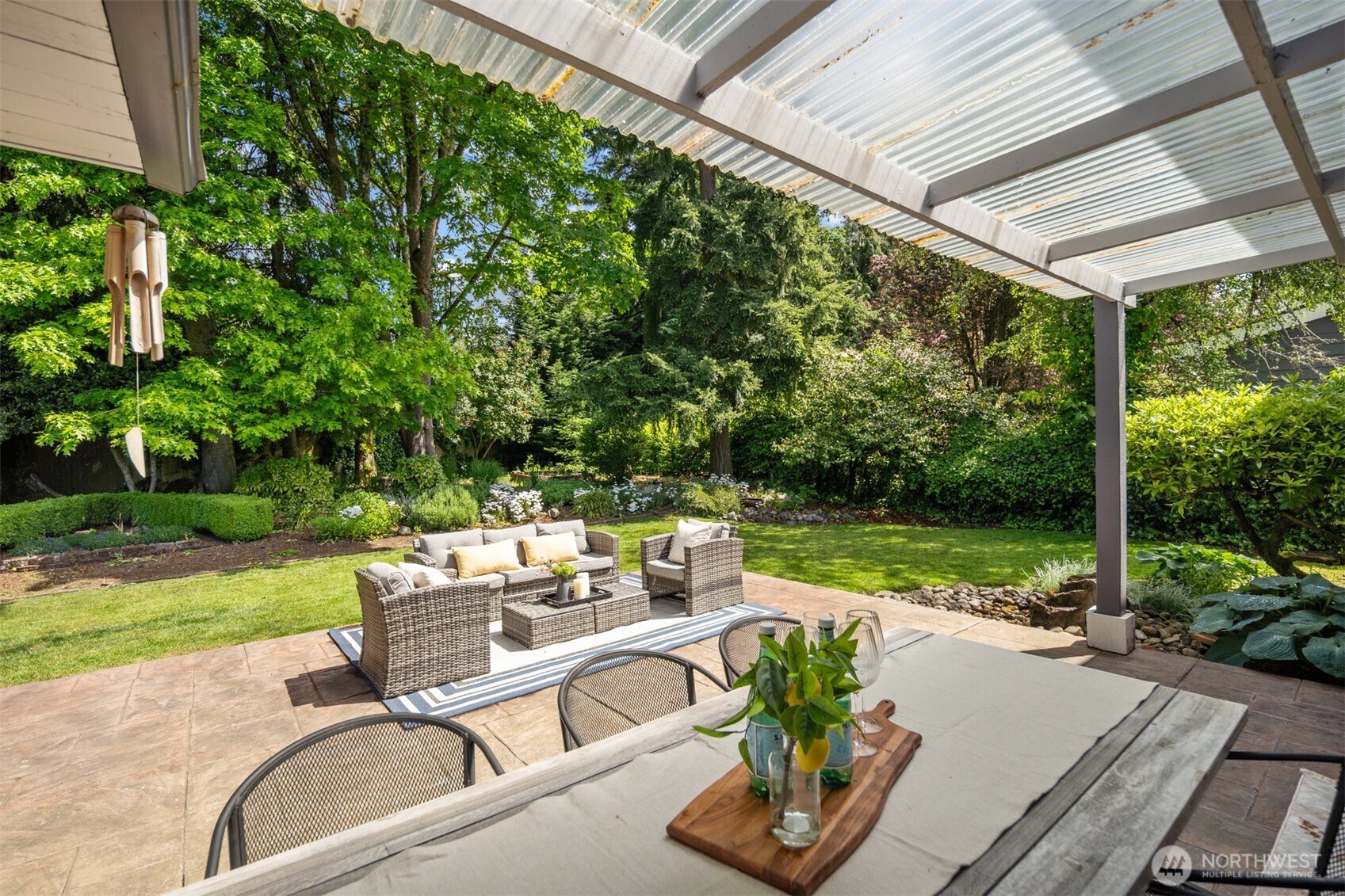 Bellevue, Washington 98007, United States, 4 Bedrooms Bedrooms, ,2 BathroomsBathrooms,Residential,Active,139949