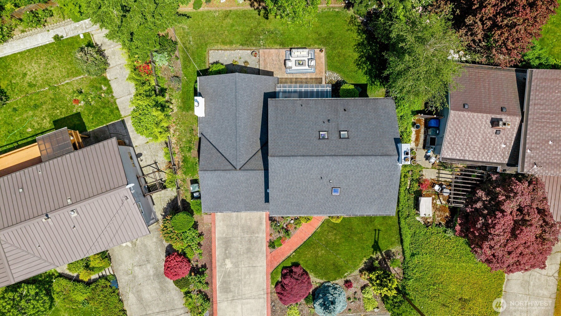 Bellevue, Washington 98007, United States, 4 Bedrooms Bedrooms, ,2 BathroomsBathrooms,Residential,Active,139949