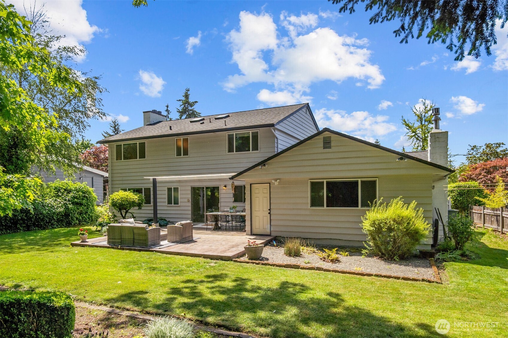 15406 NE 3rd Place