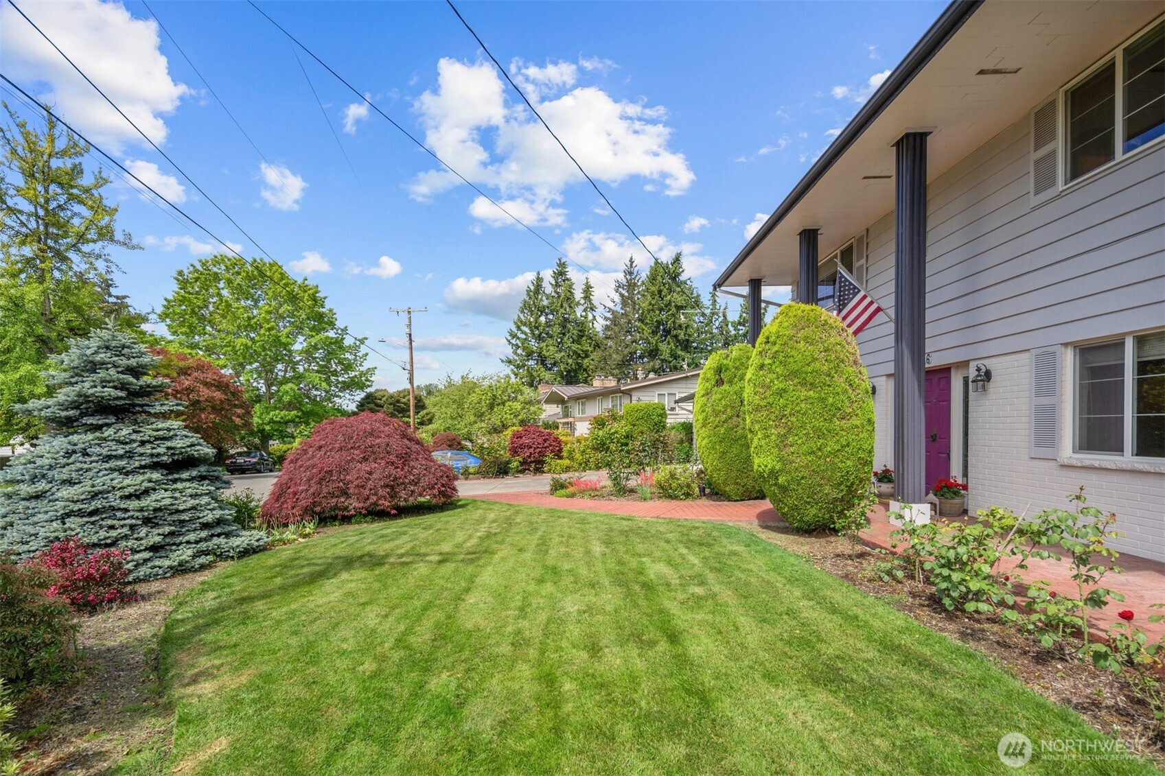 Bellevue, Washington 98007, United States, 4 Bedrooms Bedrooms, ,2 BathroomsBathrooms,Residential,Active,139949