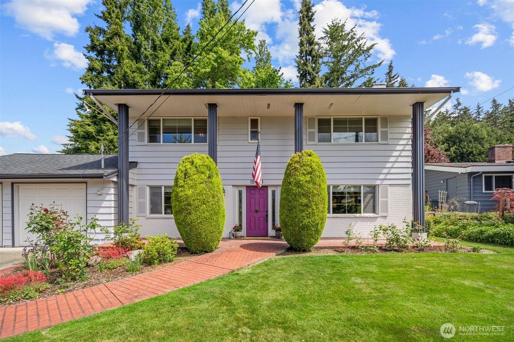 Photo of 15406 NE 3rd Place, Bellevue, WA 98007 (MLS # 2382394)