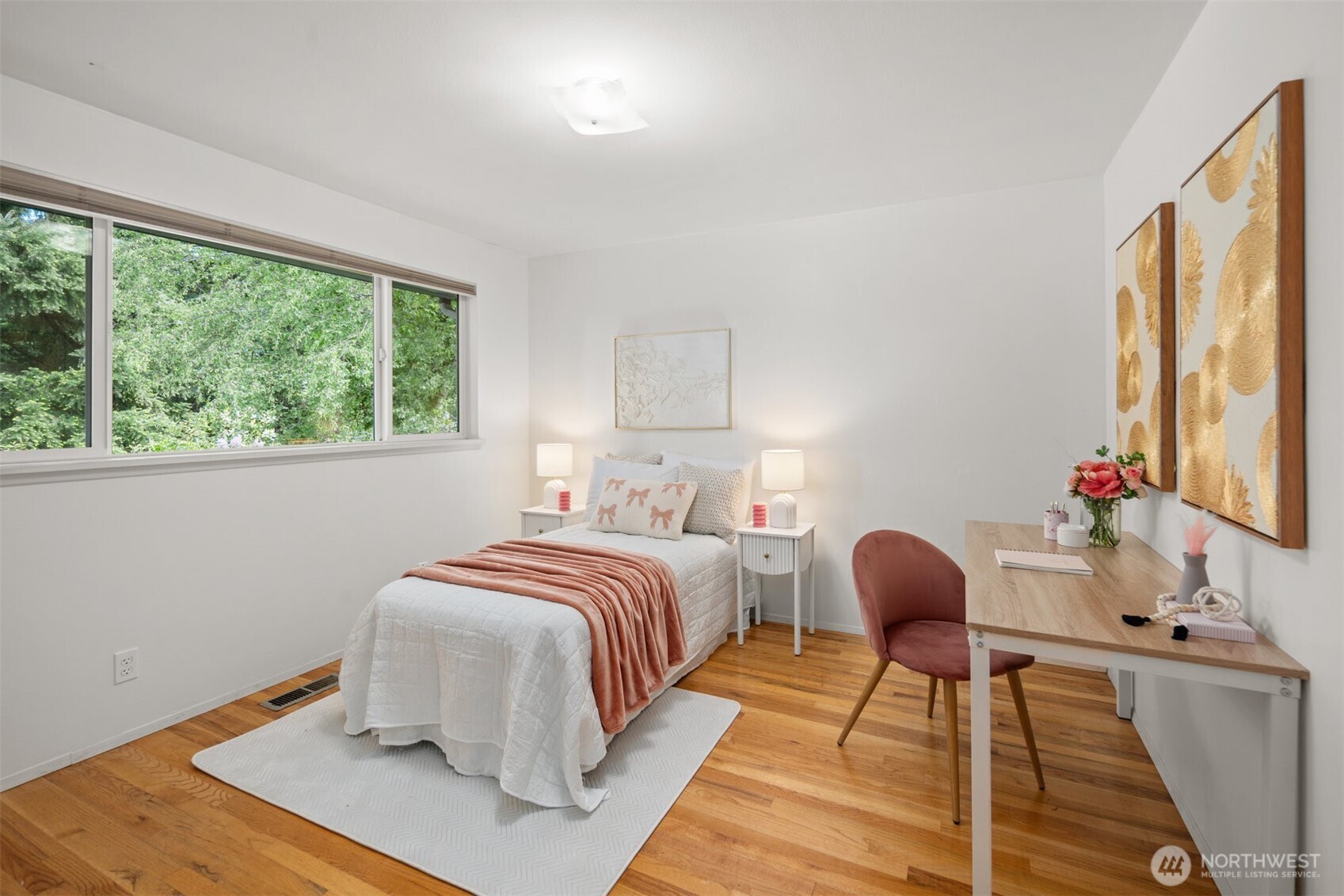 Bellevue, Washington 98007, United States, 4 Bedrooms Bedrooms, ,2 BathroomsBathrooms,Residential,Active,139949