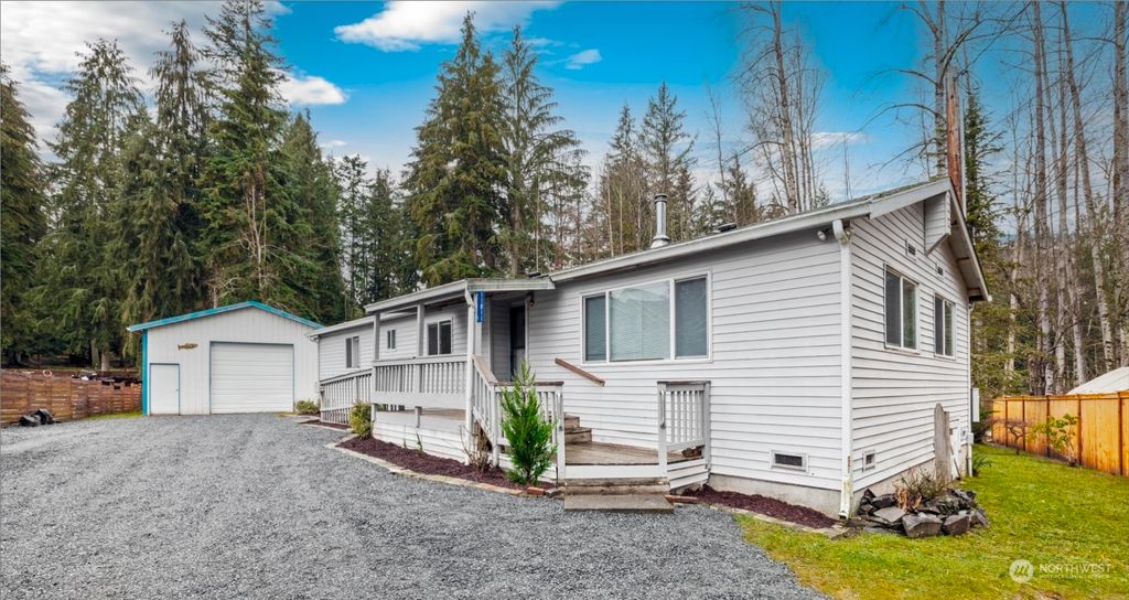Photo of 11811 65th Place NE, Lake Stevens, WA 98258 (MLS # 2320210)