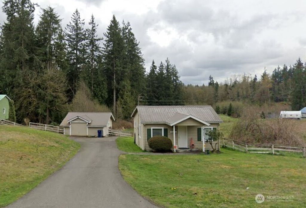 Photo of 9722 S Lake Stevens Road, Lake Stevens, WA 98258 (MLS # 2419802)