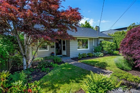 Photo of 2607 31st Avenue W, Seattle, WA 98199 (MLS # 2547676)