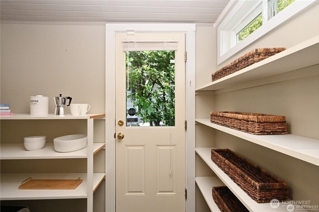 Photo of 2607 31st Avenue W, Seattle, WA 98199 (MLS # 2547676)