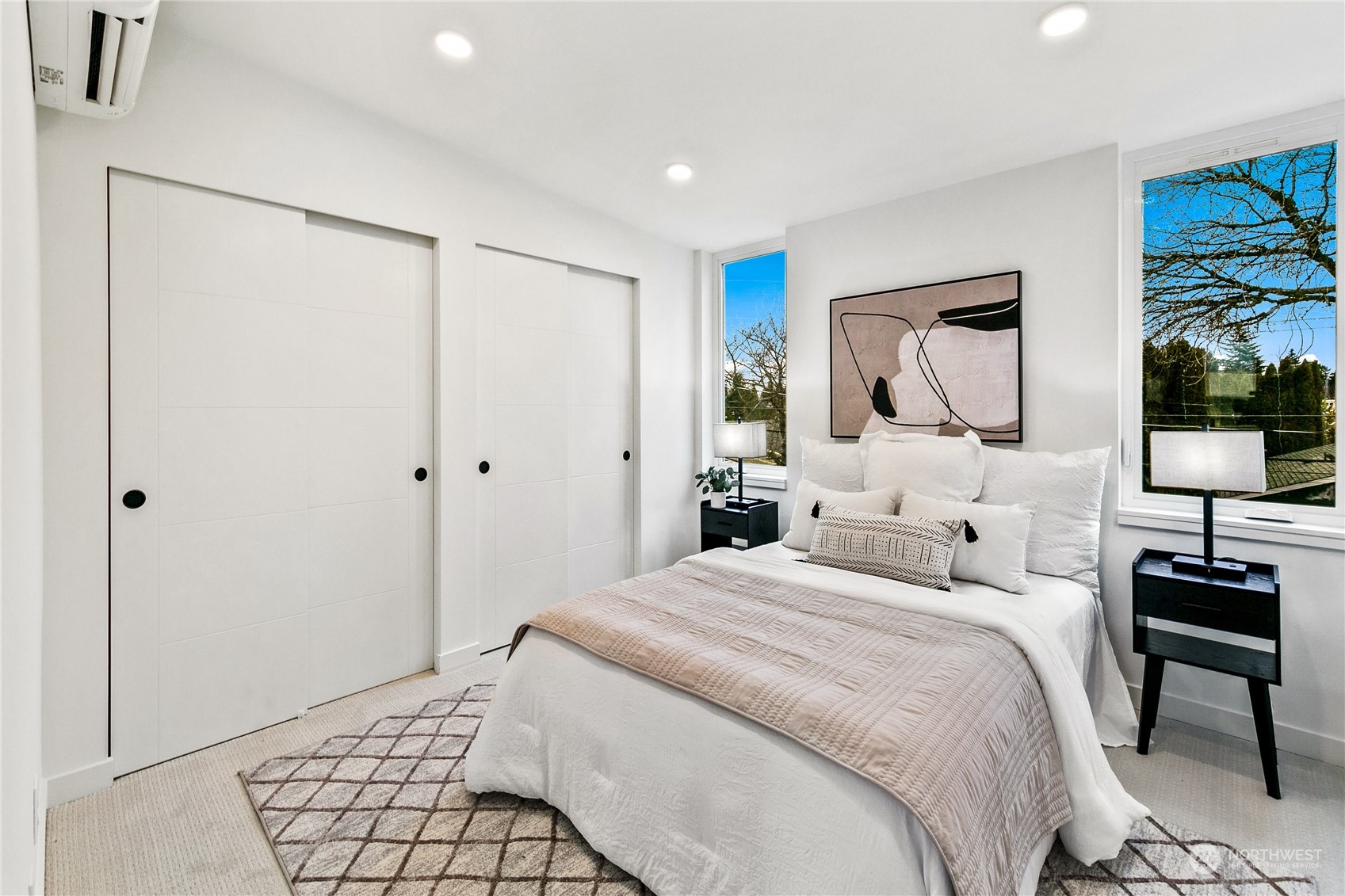 Seattle, Washington 98106, United States, 3 Bedrooms Bedrooms, ,2 BathroomsBathrooms,Residential,Pending,30355