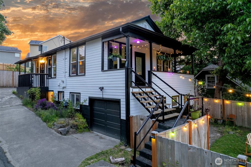 Photo of 13027 40th Avenue S, Tukwila, WA 98168 (MLS # 2459794)